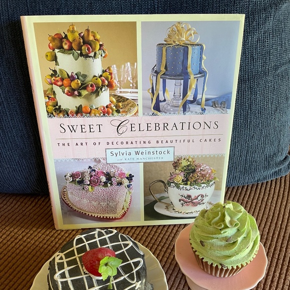Sweet Celebrations - The Fine Art of Cake Decorating - Picture 1 of 12